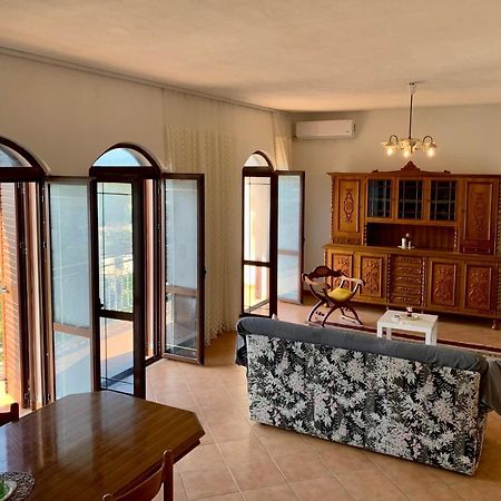 Guesthouse Villa Rosa Berat Esterno foto
