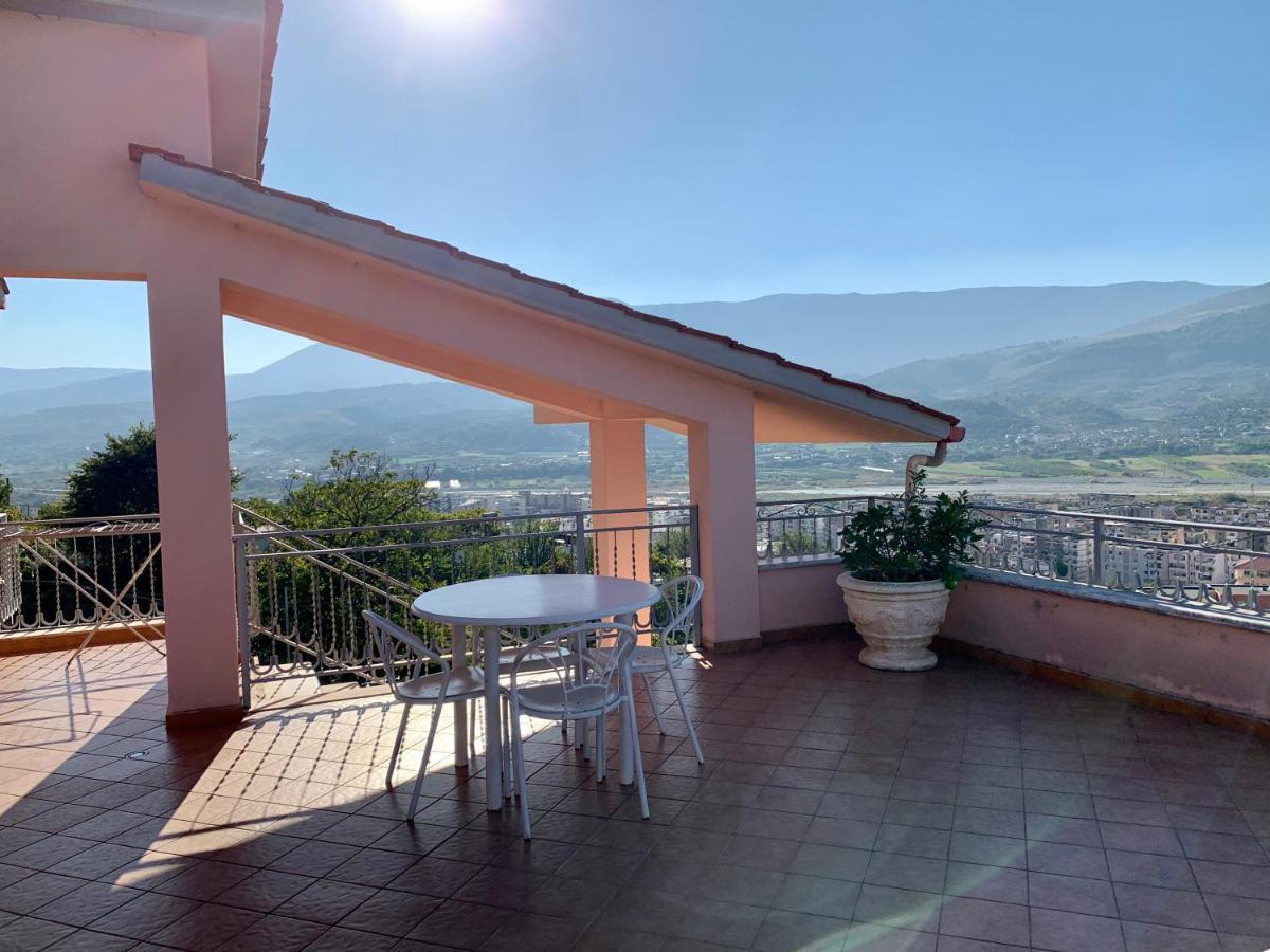 Guesthouse Villa Rosa Berat Esterno foto