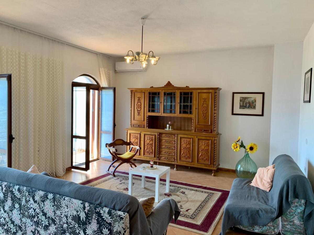 Guesthouse Villa Rosa Berat Esterno foto