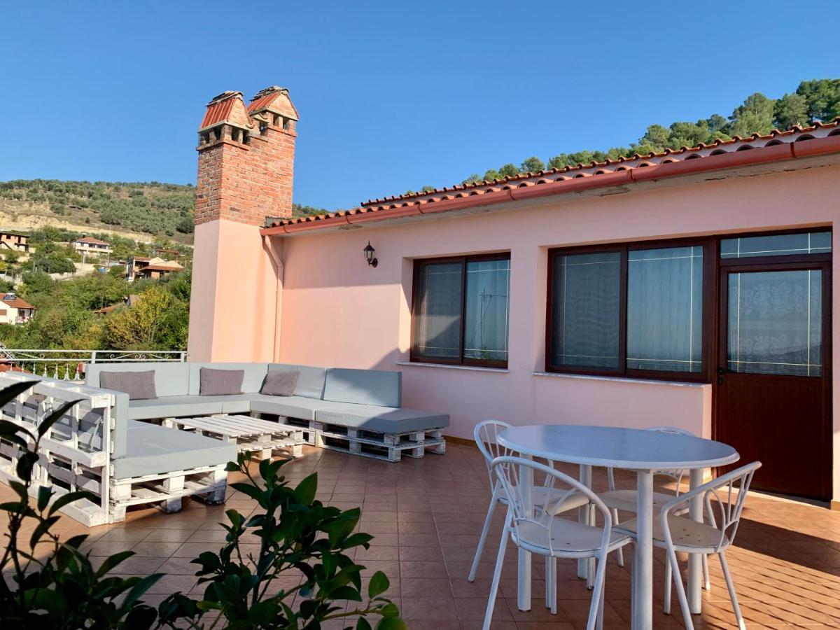 Guesthouse Villa Rosa Berat Esterno foto