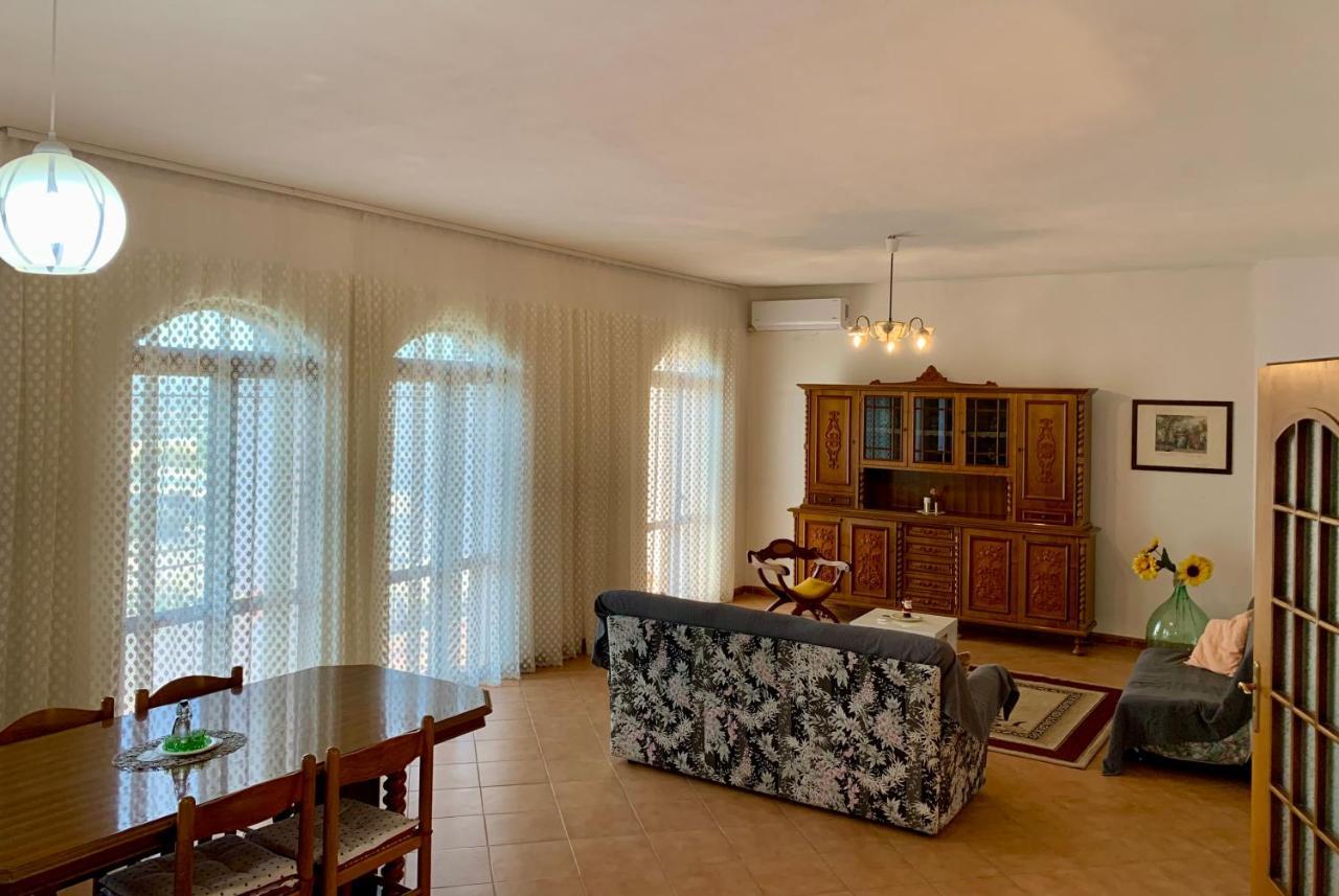 Guesthouse Villa Rosa Berat Esterno foto