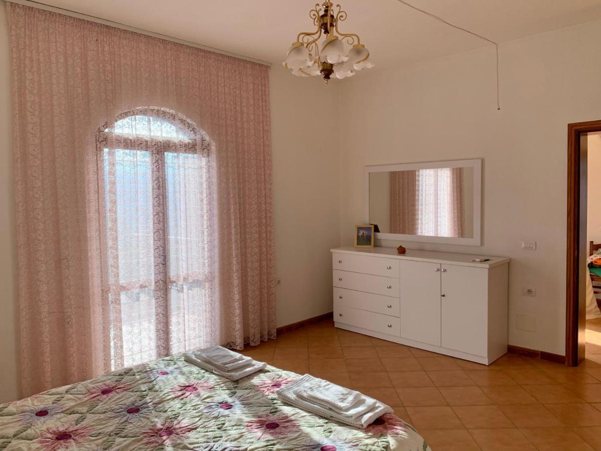 Guesthouse Villa Rosa Berat Esterno foto