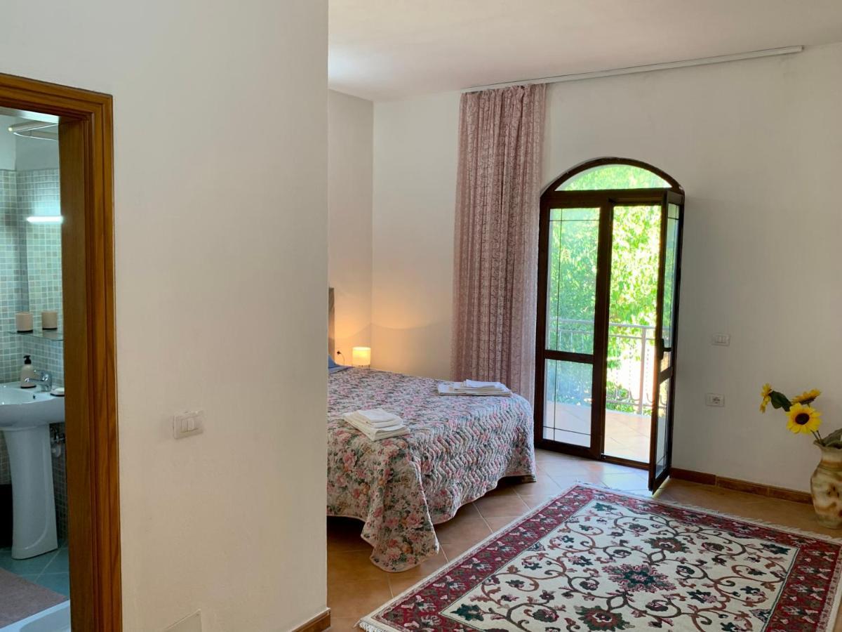 Guesthouse Villa Rosa Berat Esterno foto