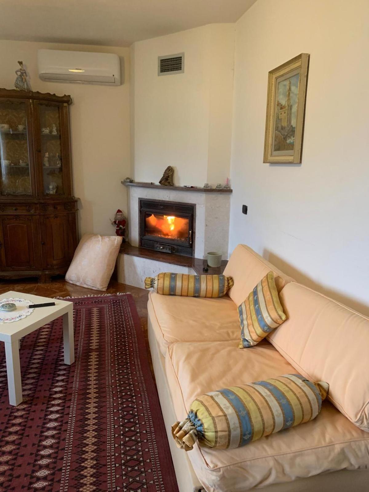 Guesthouse Villa Rosa Berat Esterno foto